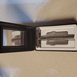 Vintage travel razor